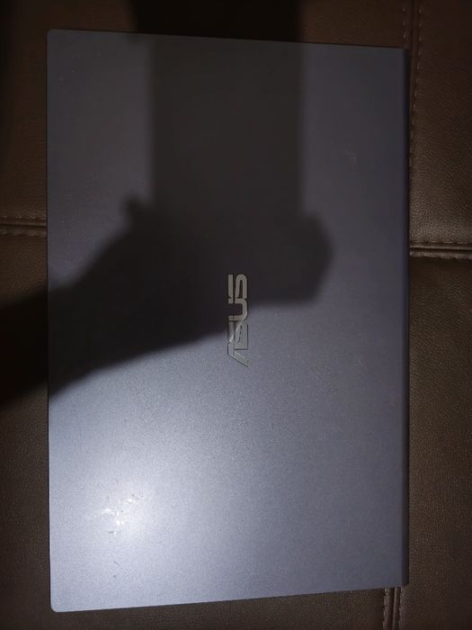 Vând laptop Asus