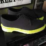 DR. MARTENS NEON AJAX 1461 черни кожени обувки, номер 41, UK 7
