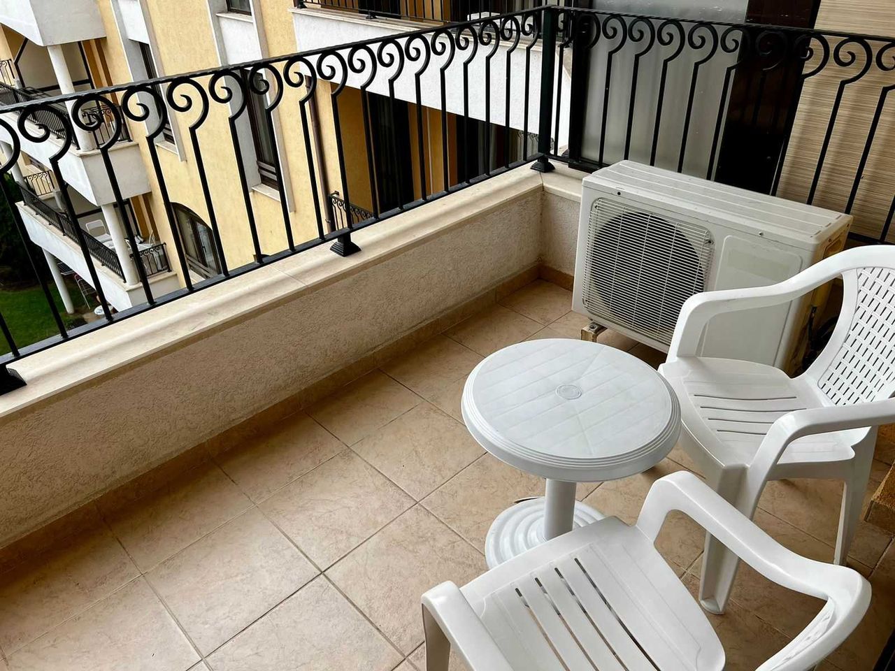 Продава се Тристаен апартамент в к.к. Слънчев бряг - 90 кв.м за 1045 €/кв.м - Снимка #13
