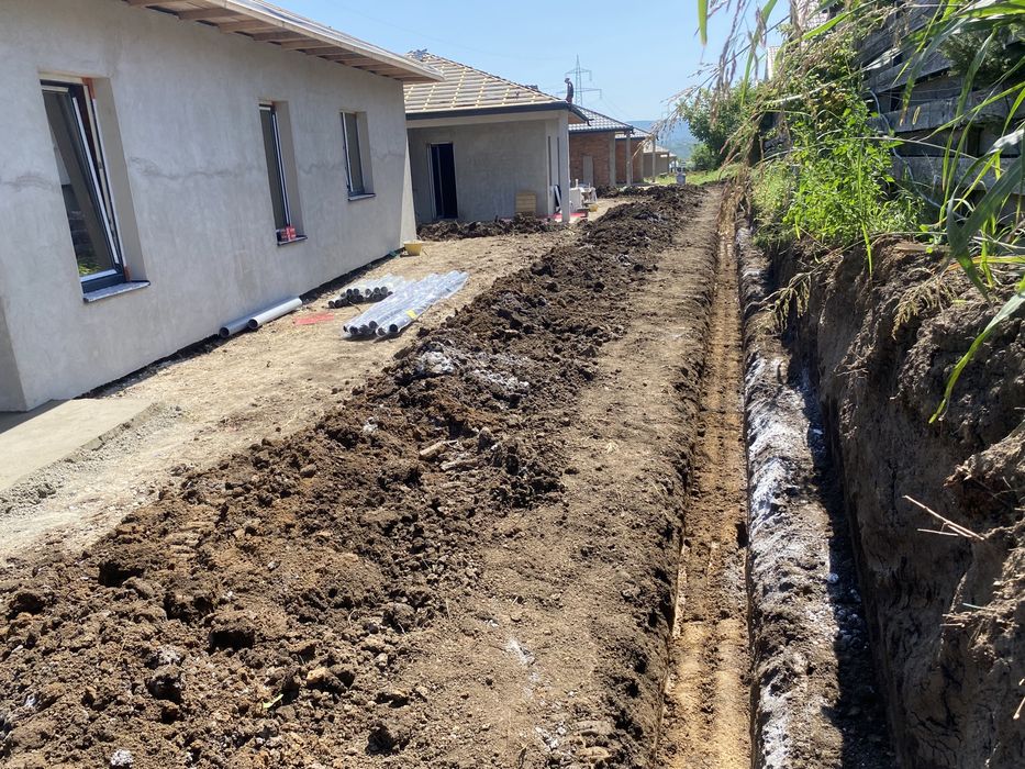 Miniexcavator excavator fose santuri sapaturi