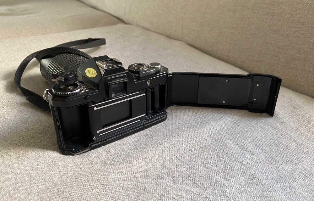 Aparat foto SLR Yashica FX-D + obiectiv Osawa MC 80-205mm f4.5 vintage