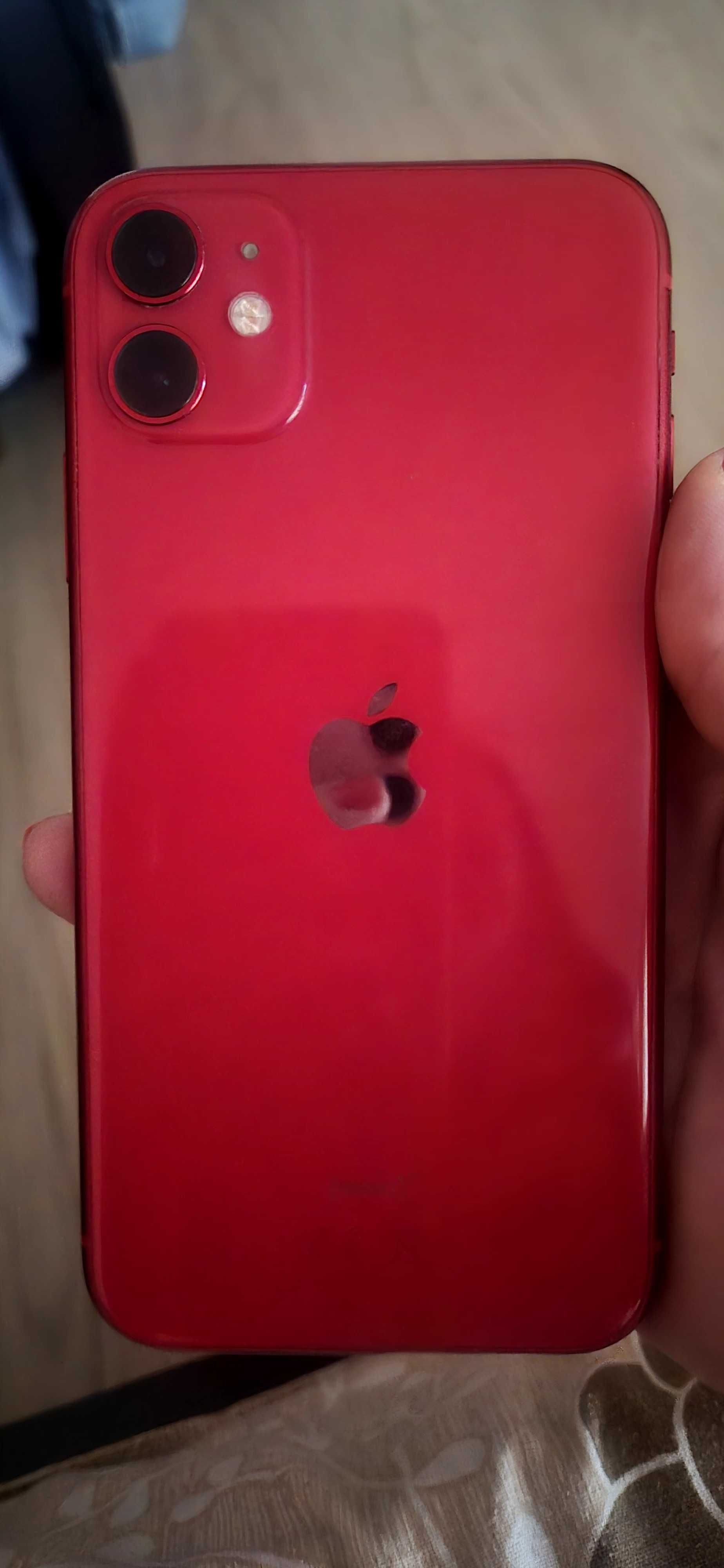 iPhone 11 много запазен!