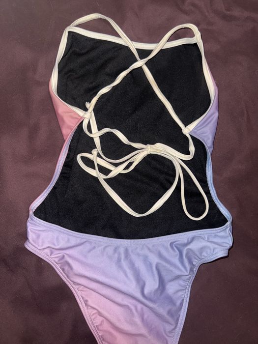 Цели бански за плуване