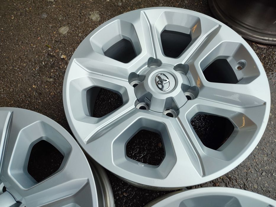 17" оригинални алуминиеви джанти за Toyota Land cruiser...