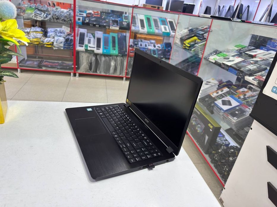 Acer i5-8265U 8/256 ssd ddr4