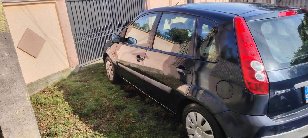 Vând Ford Fiesta