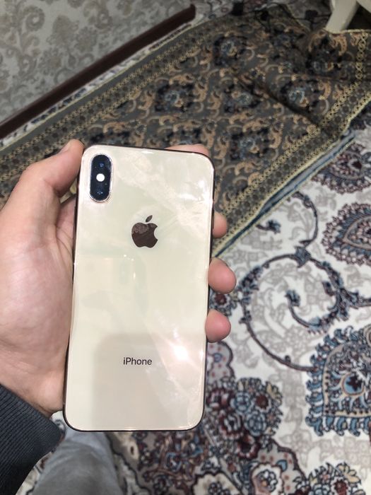 iPhone xs sotiladi