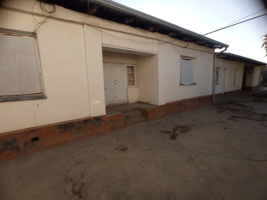 Uy sotiladi  12 so'tik, eski kuybishev, xozirgi zabardast mahallasi