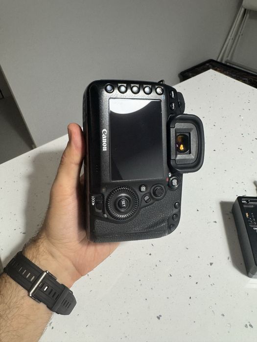 Canon 5D IV - 84k cadre