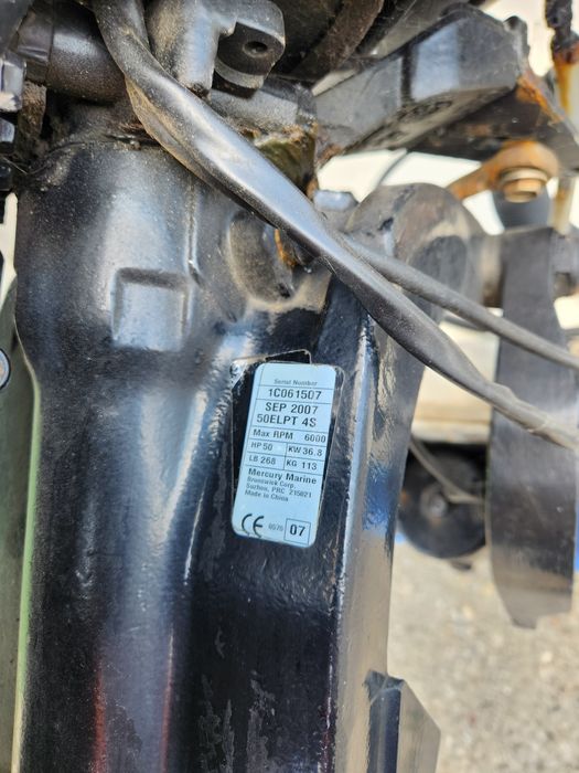 De vânzare barcă cabinată + motor + peridoc