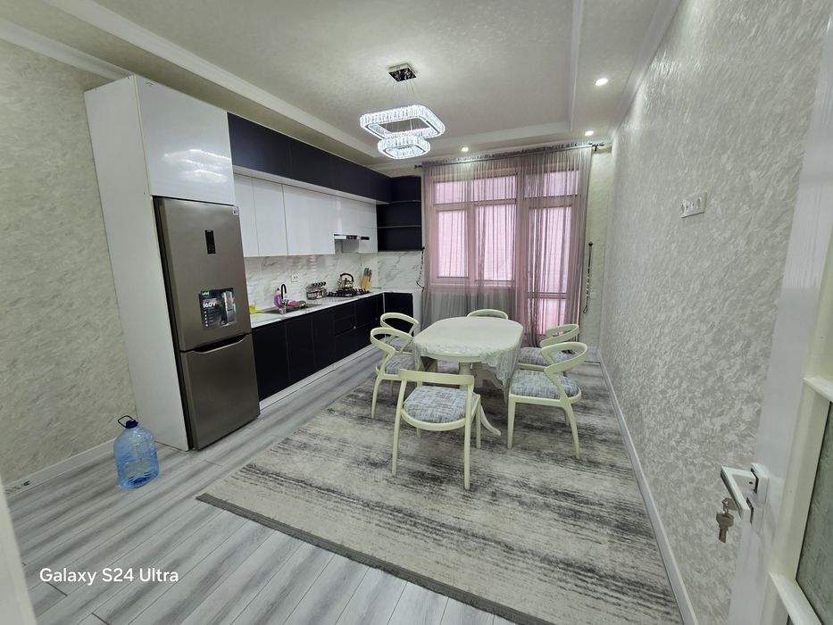 2 xona sotiladi barca jixozlqri bilan