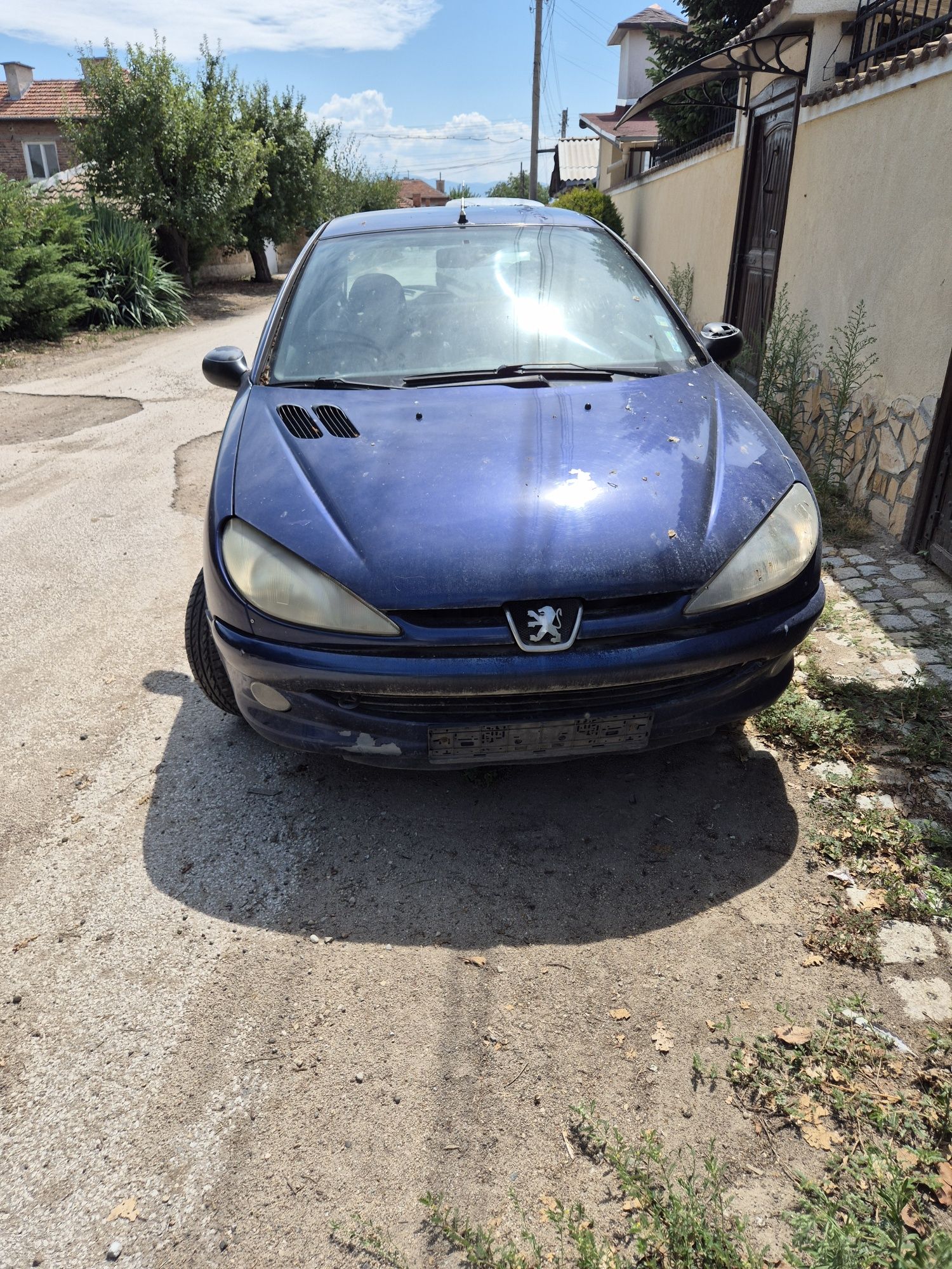 Продавам пежо 206