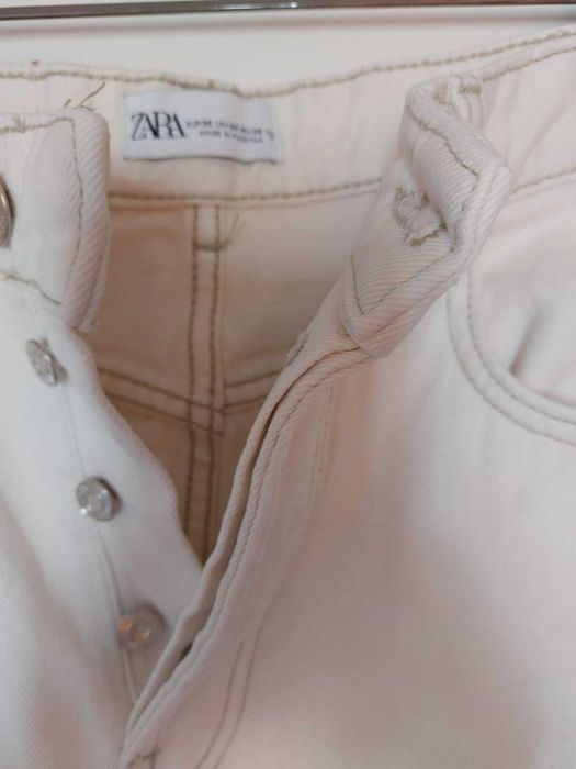 Blugi zara, moderni, purtati o singura data