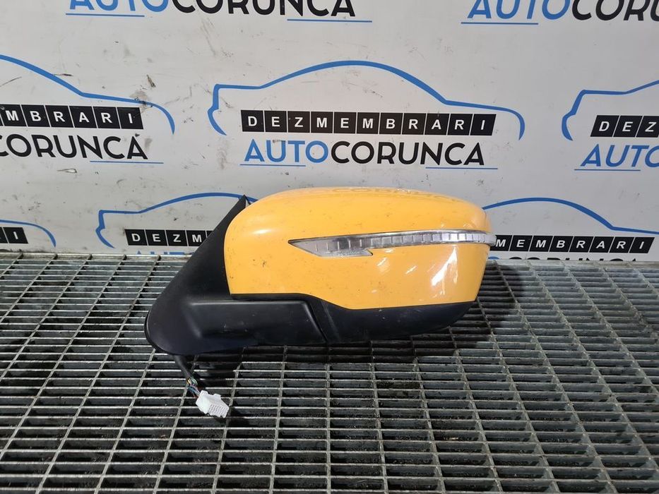 Oglinda stanga Nissan Juke Facelift 2014 - 2018 4 Usi GALBEN EAV (984) Rabatabile 047186