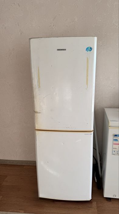 Холодильник Samsung