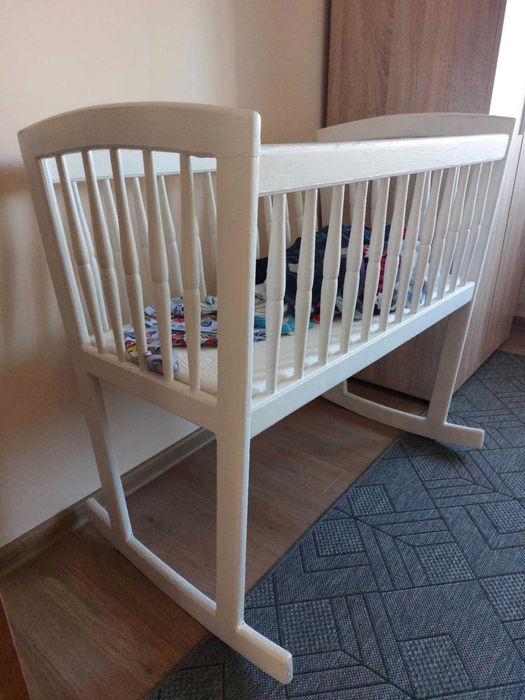 Детко креватче люлка