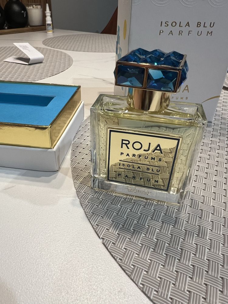Roja isola blu