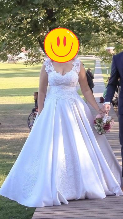 Vand rochie de mireasa