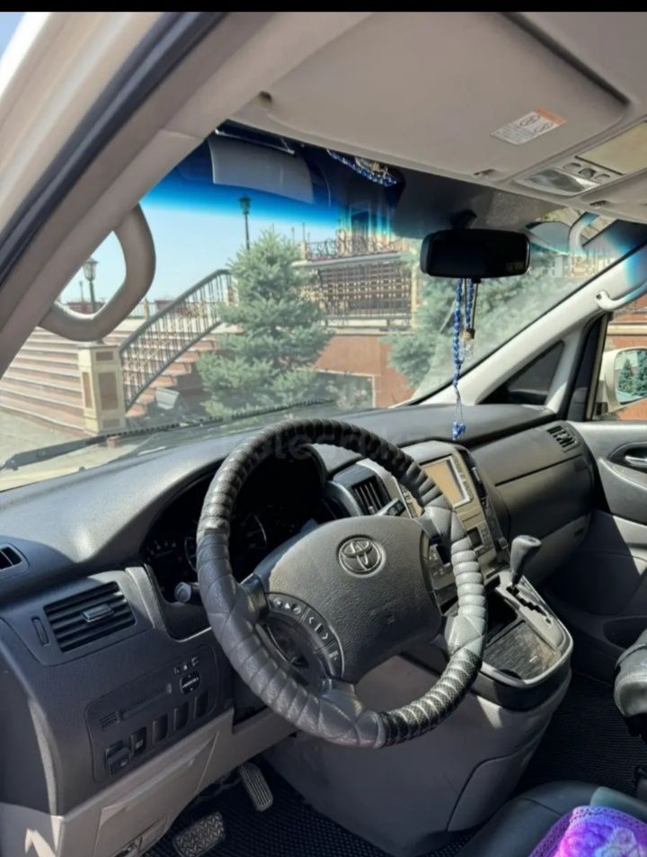 Tayota Alphard H1