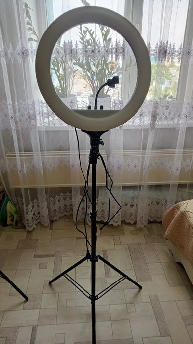 Лампа штатив для