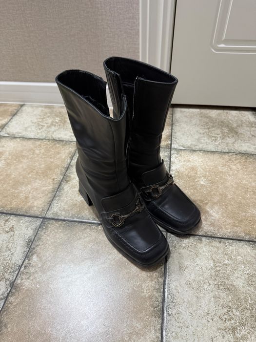 Продам осенние сапоги