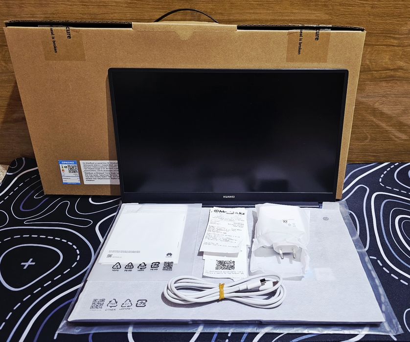 Huawei Matebook D15 ssd512,ozu8 11 gen!