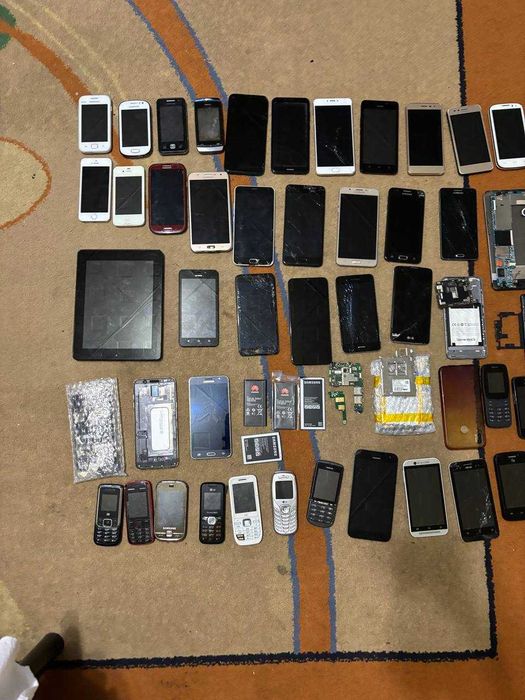 Смартфоны разных моделей