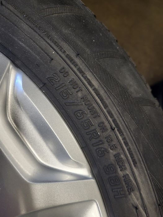 4 бр зимни 215/65/16 falken