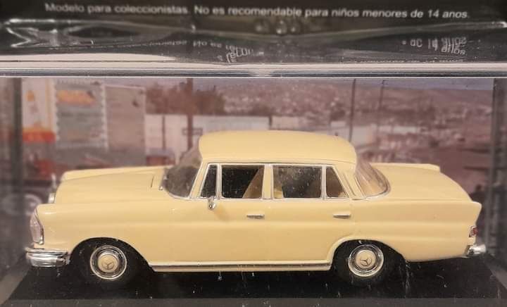 Mercedes-Benz 220 (1964) 1:43 Ixo/Altaya