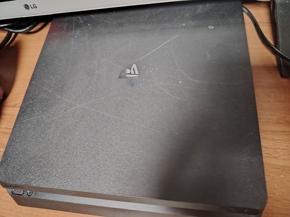 PlayStation 4 slim