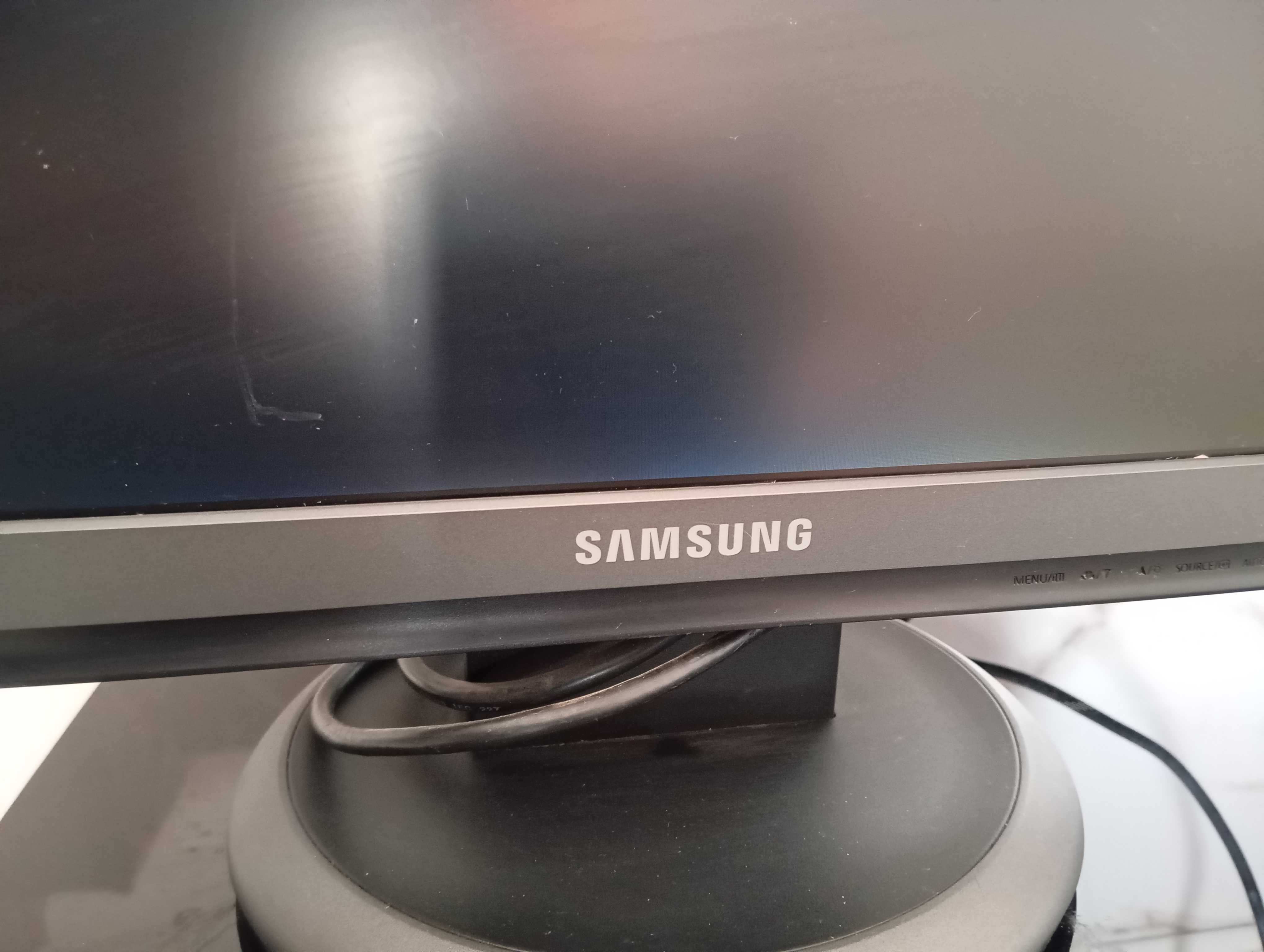 Монитор Samsung 19 инча