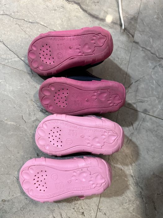 Продавам два чифта ортопедични детски обуваки