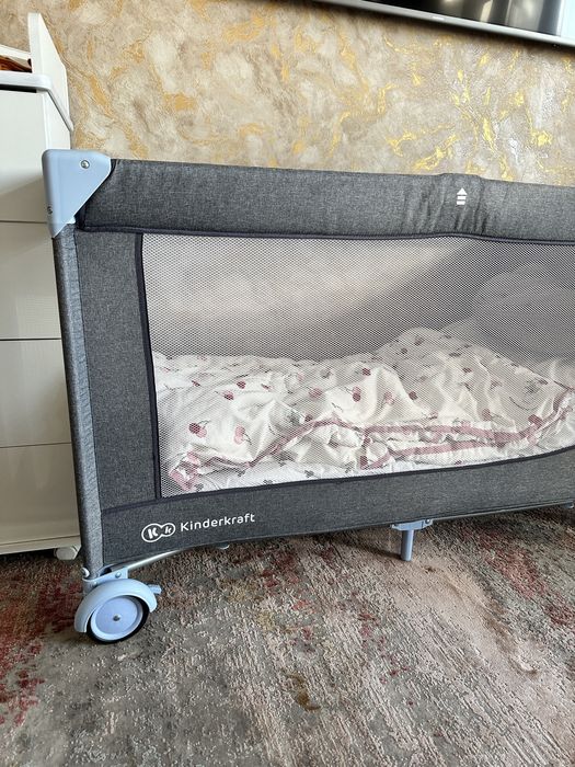 Продам детскую кроватку манеж