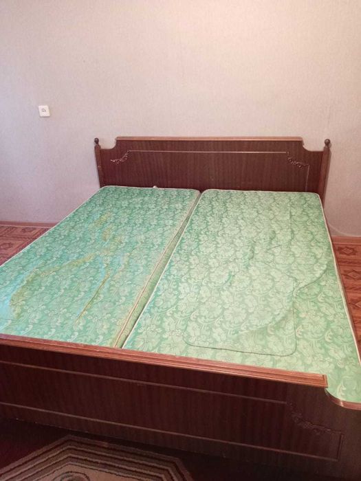 отдам двухспальную кровать