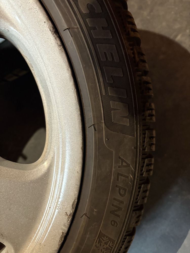 Зимни гумш michelin alpin 6 225 45 17 дот 2023