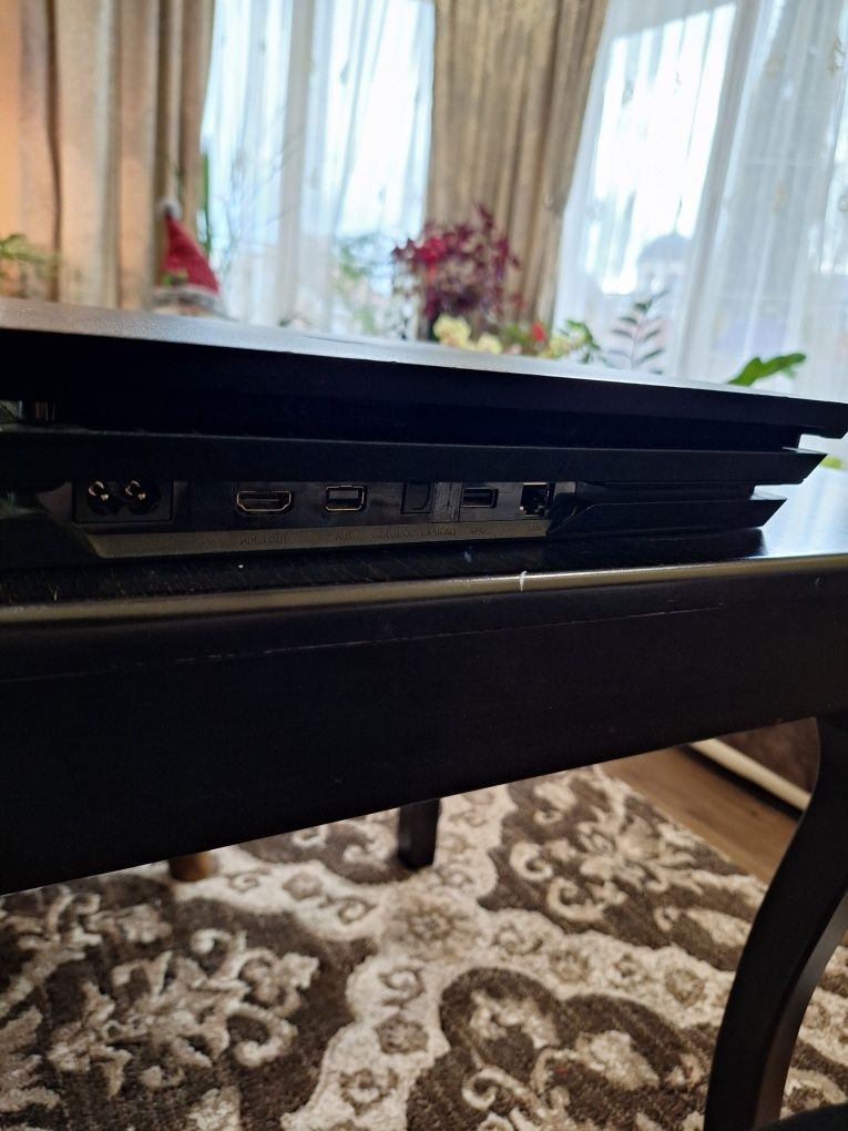 Конзола Sony Playstation 4 pro (PS4), 1000 GB, Черен