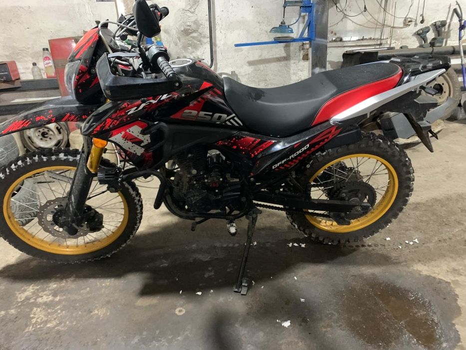 Продам новый Мотоцыкол Эндуро 250куб