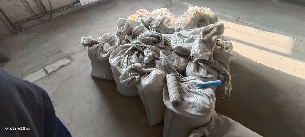 Песок в мешках.Песок