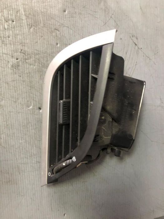 Grila bord stanga peugeot 207 ⭐⭐⭐⭐⭐