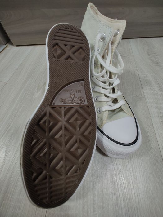 Tenesi damă converse