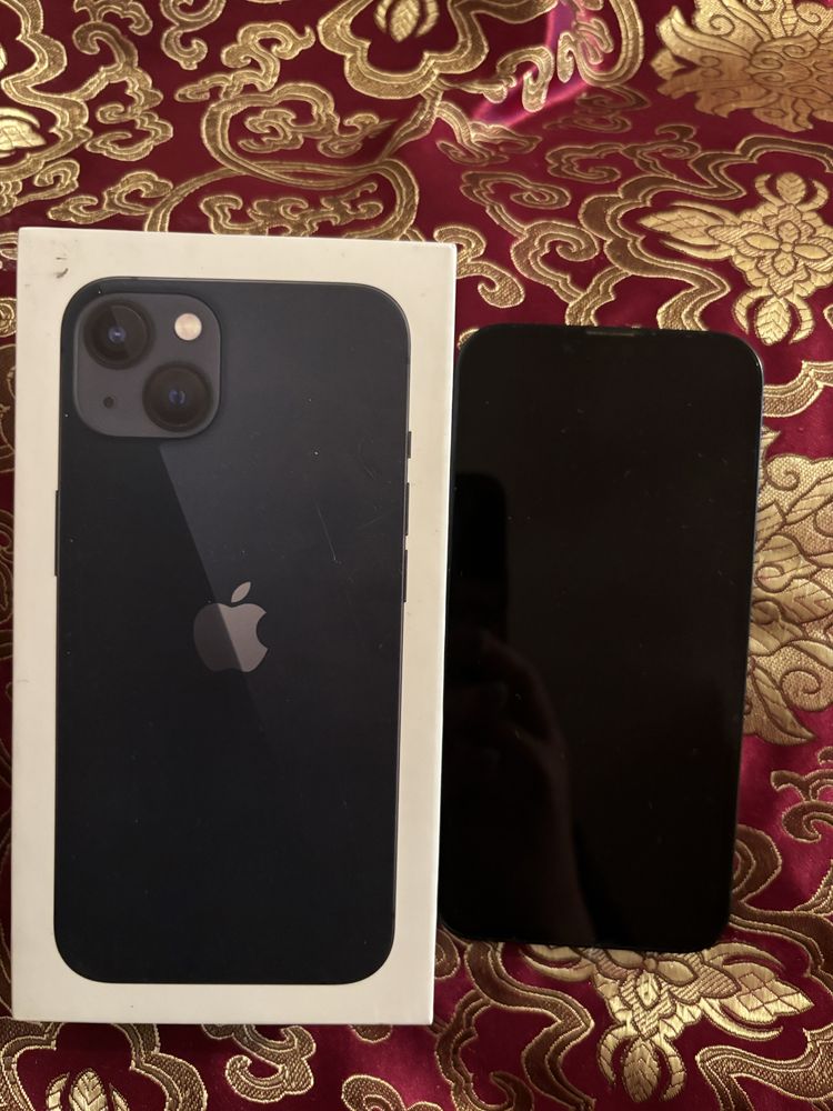 Iphone 13 с коробкой и проводом