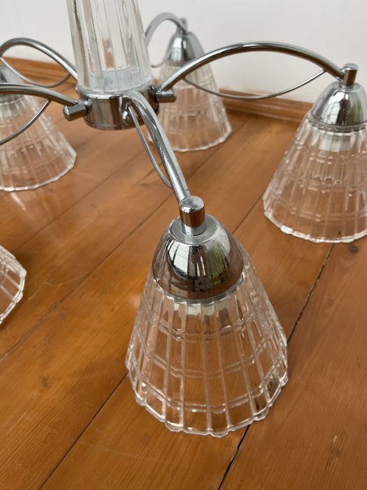 Люстра  в отличном состоянии