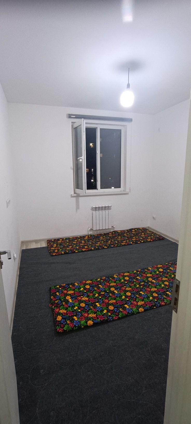 Ассалом сохилда 1хонали квартира ижарага берилади оилага. 28да бушайди