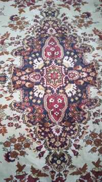 Продавам персийски килим