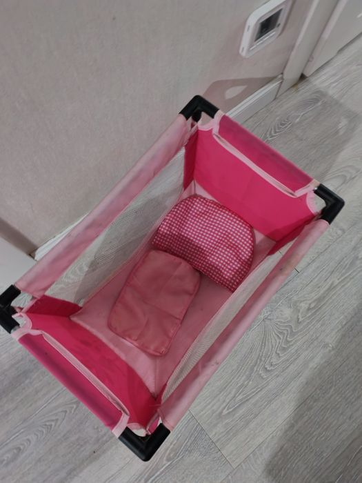 Бесплатно кровать для куклы 30"40см
Забирать с левого берега район Ази