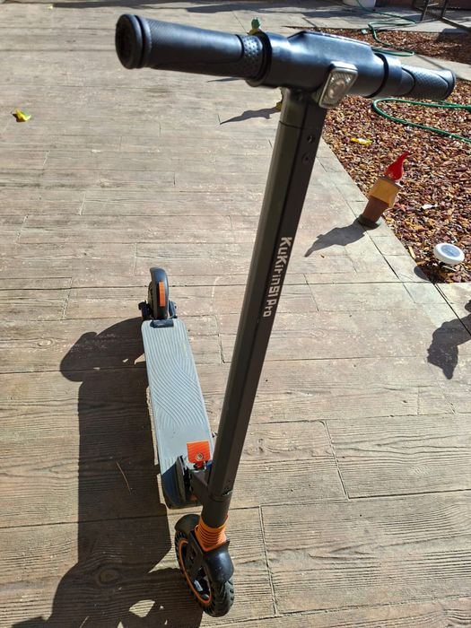 Trotineta KuKirin S1 Pro pentru piese sau cine doreste sa o repare