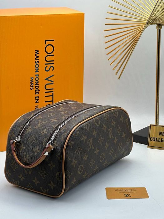 Borseta Louis Vuitton Noua !!! Dimensiuni 28/15 !!!