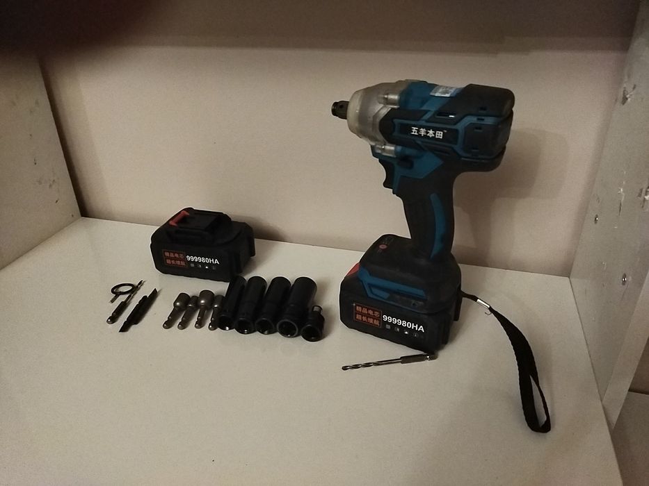 Ударный гайковерт