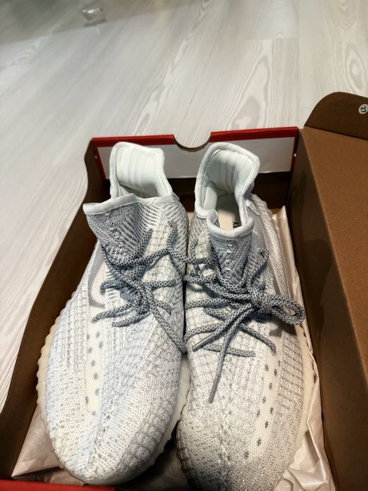 Yeezy 350v2 REFLECTIVE