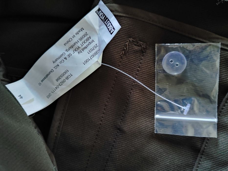 ABOUT YOU x Iconic by Tatiana Kucharova Разкроени Панталон с ръб '